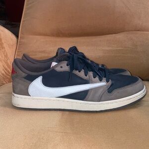 Travis Scott x Air Jordan 1 Low 'Mocha' - Size 10.5